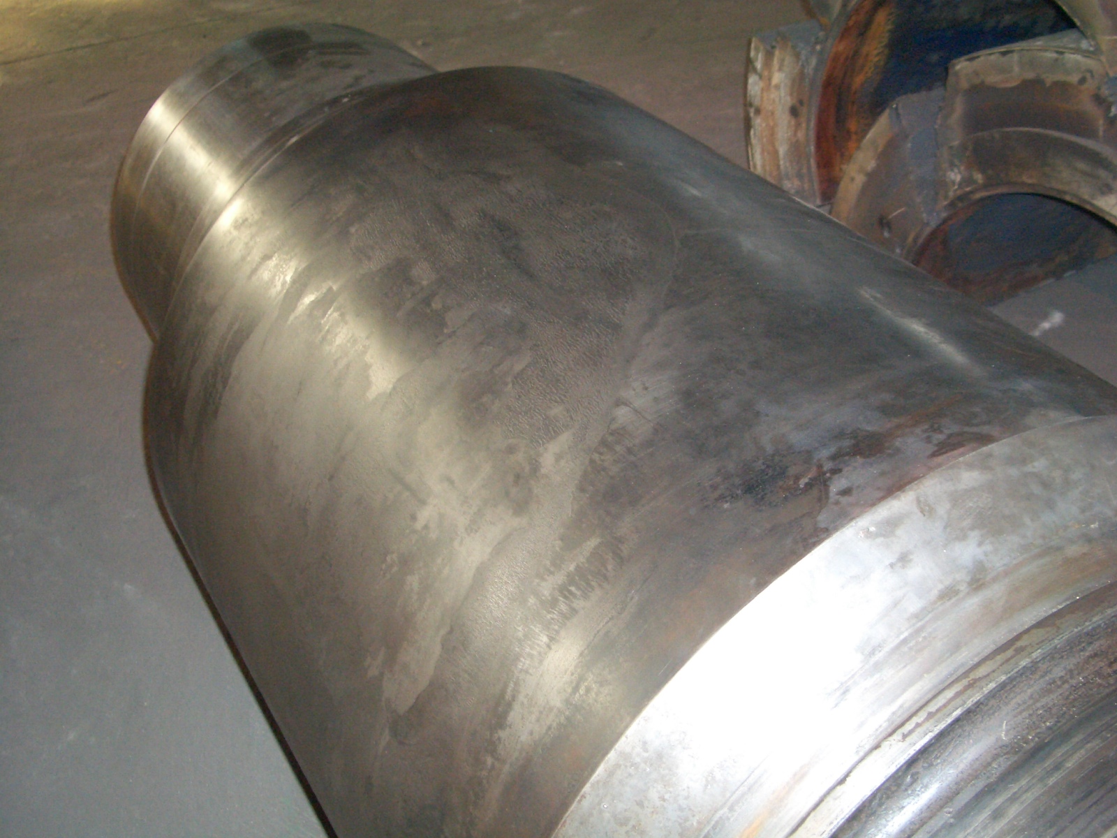 Wear-resistant overlaying weld